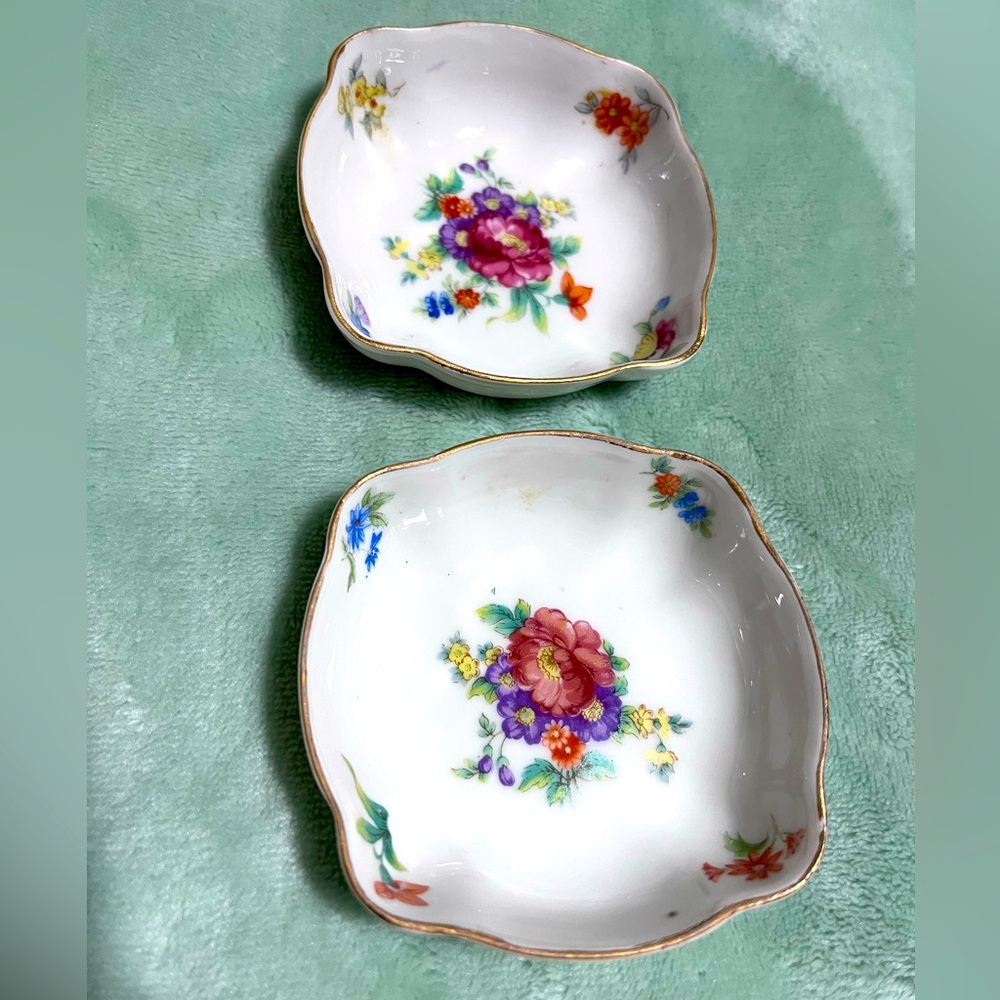 Pair Gold Castle Chikusa Porcelain Candy Dishes Japan 3” Olive Oil dishes